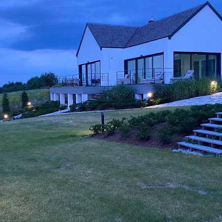 Relax With Swimming Pool And Mountain View * Bukow