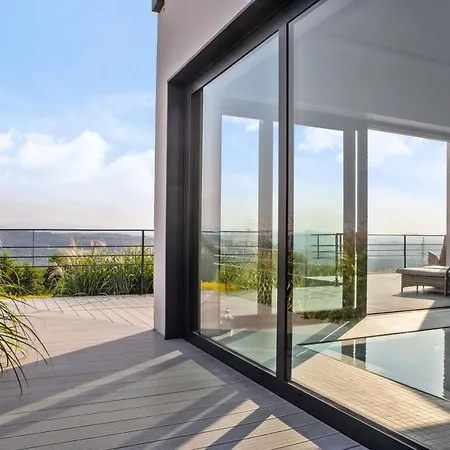 Villa Relax With Swimming Pool And Mountain View Bukow