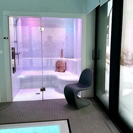 Relax With Swimming Pool And Mountain View Bukow