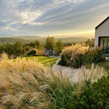 Relax With Swimming Pool And Mountain View Bukow