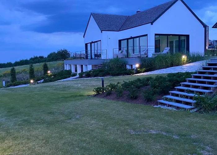 Relax With Swimming Pool And Mountain View * Bukow