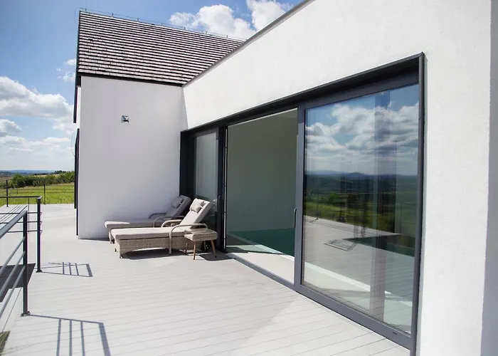 Relax With Swimming Pool And Mountain View Bukow