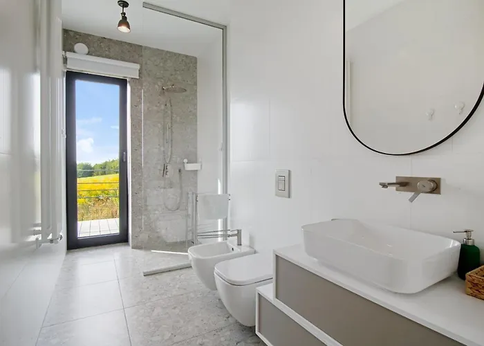 Relax With Swimming Pool And Mountain View